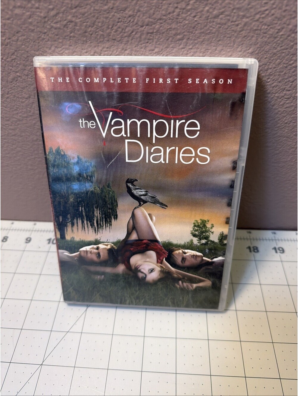 The Vampire Diaries: the Complete First Season (DVD, 2009)